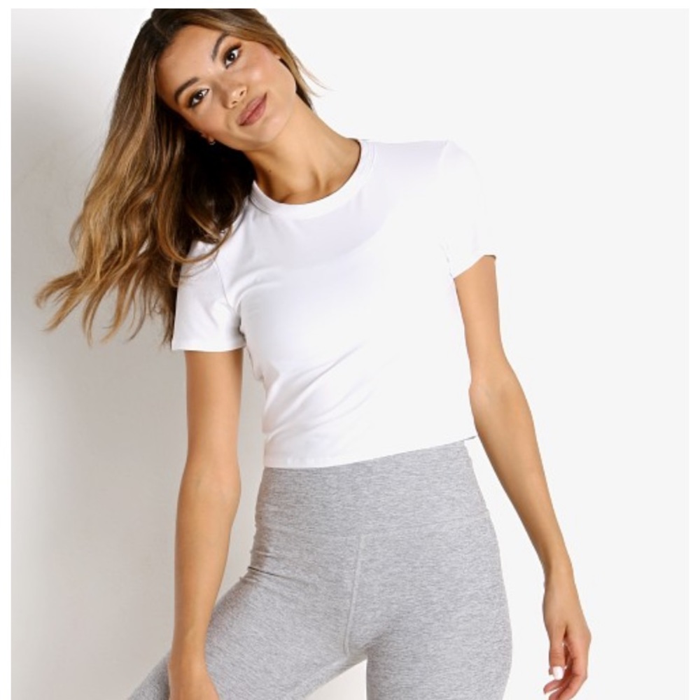 NWT Beyond Yoga Ruched Down Cropped Tee Cloud White